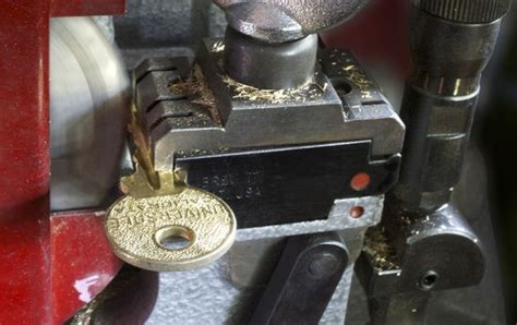 Die wichtige Rolle der Arbeitsplatzsicherheit beim Nachmachen von Schlüsseln